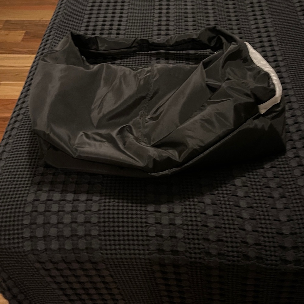 Stylish Black and White Women's bag. - Picture 2 of 3